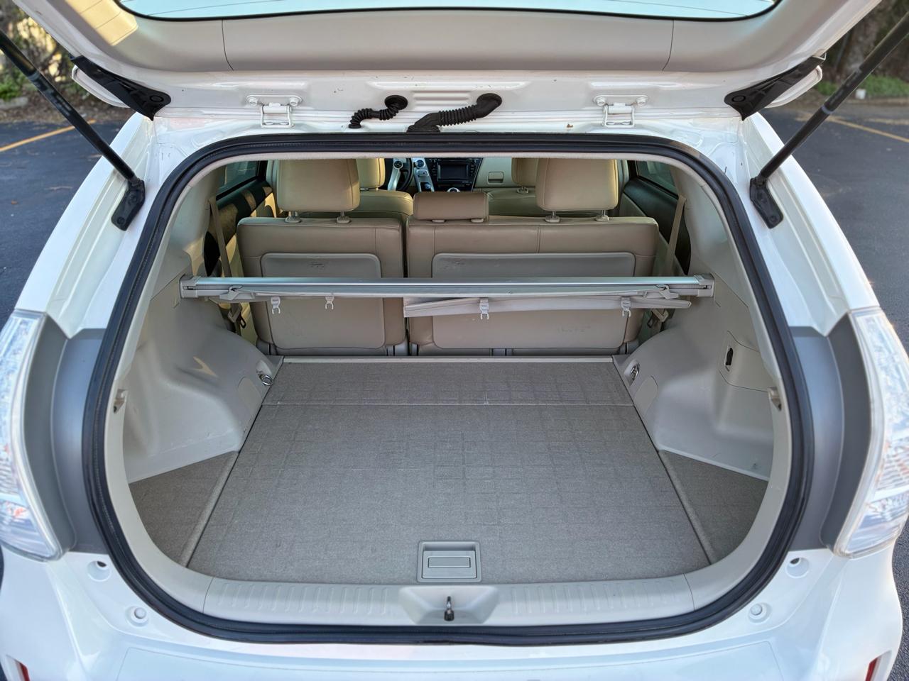 Toyota Prius V Five 2014