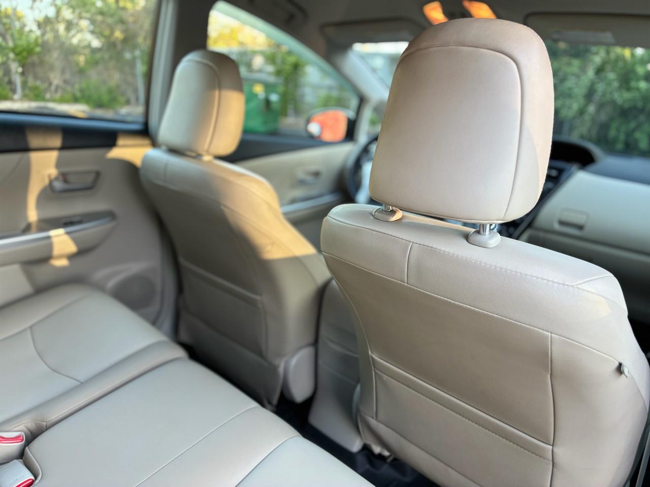 Toyota Prius V Five 2014