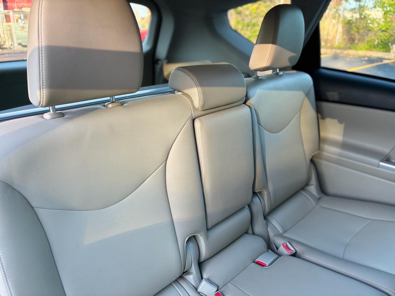 Toyota Prius V Five 2014