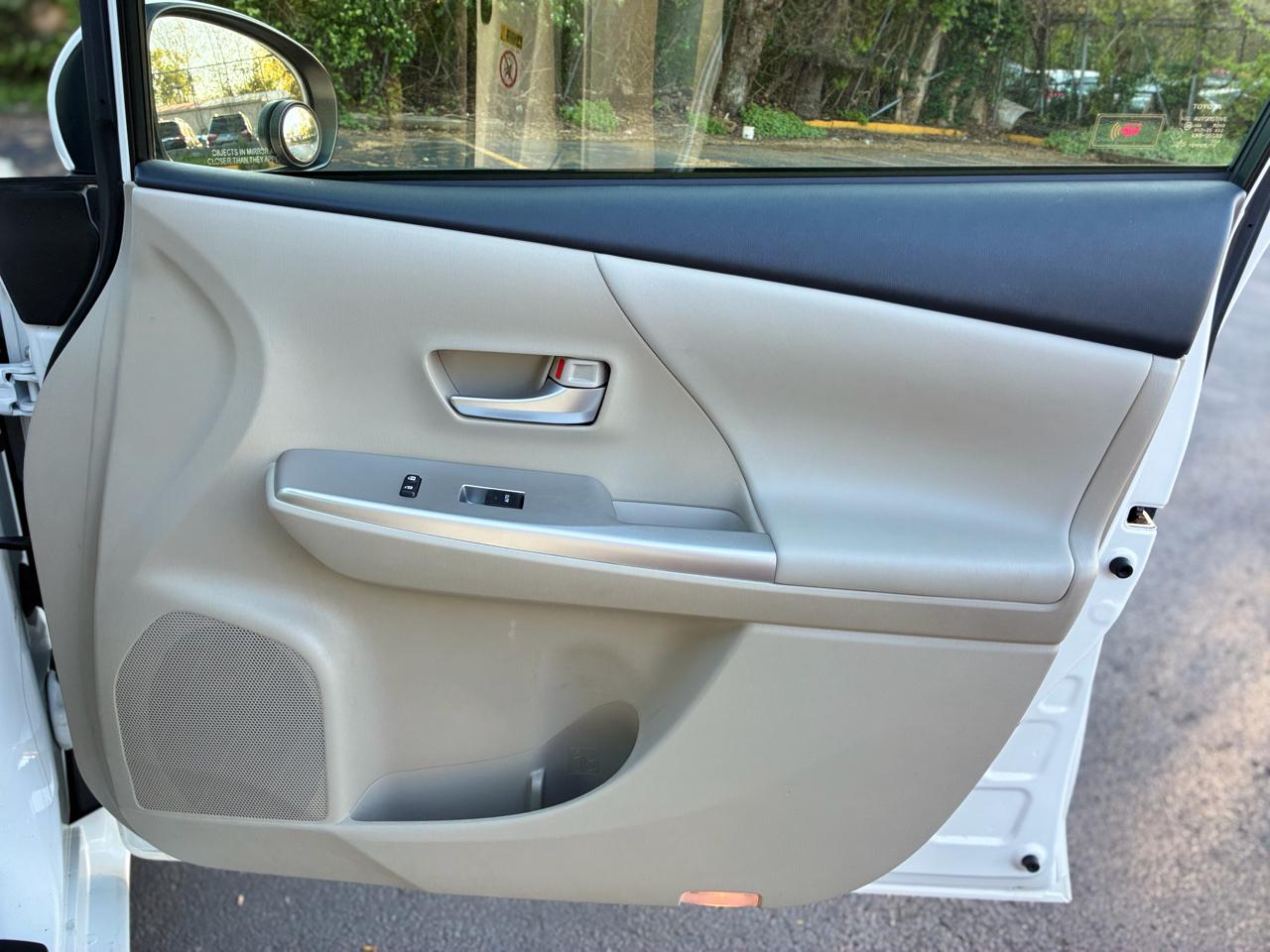 Toyota Prius V Five 2014