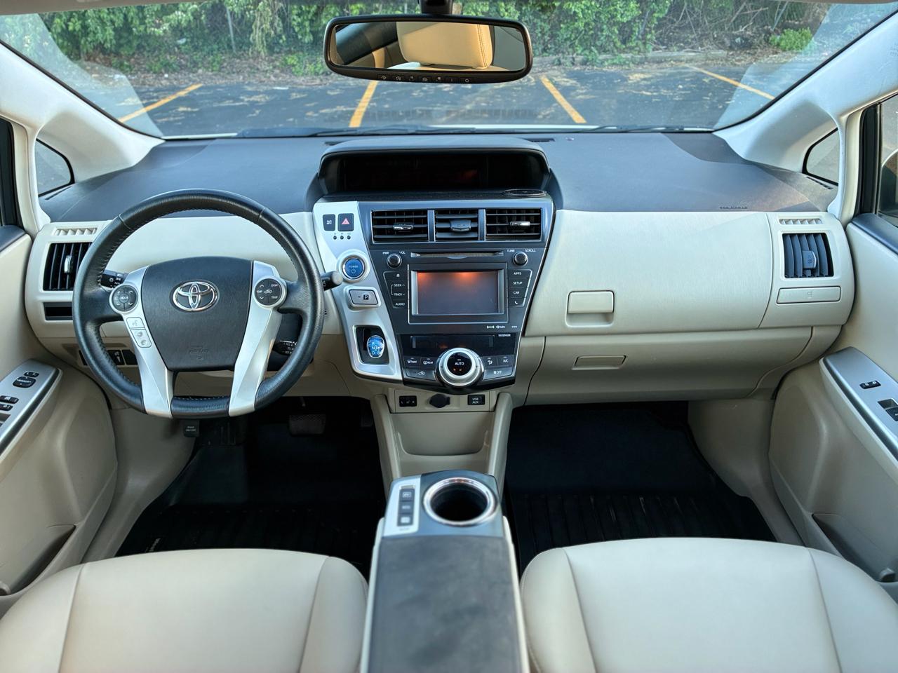 Toyota Prius V Five 2014