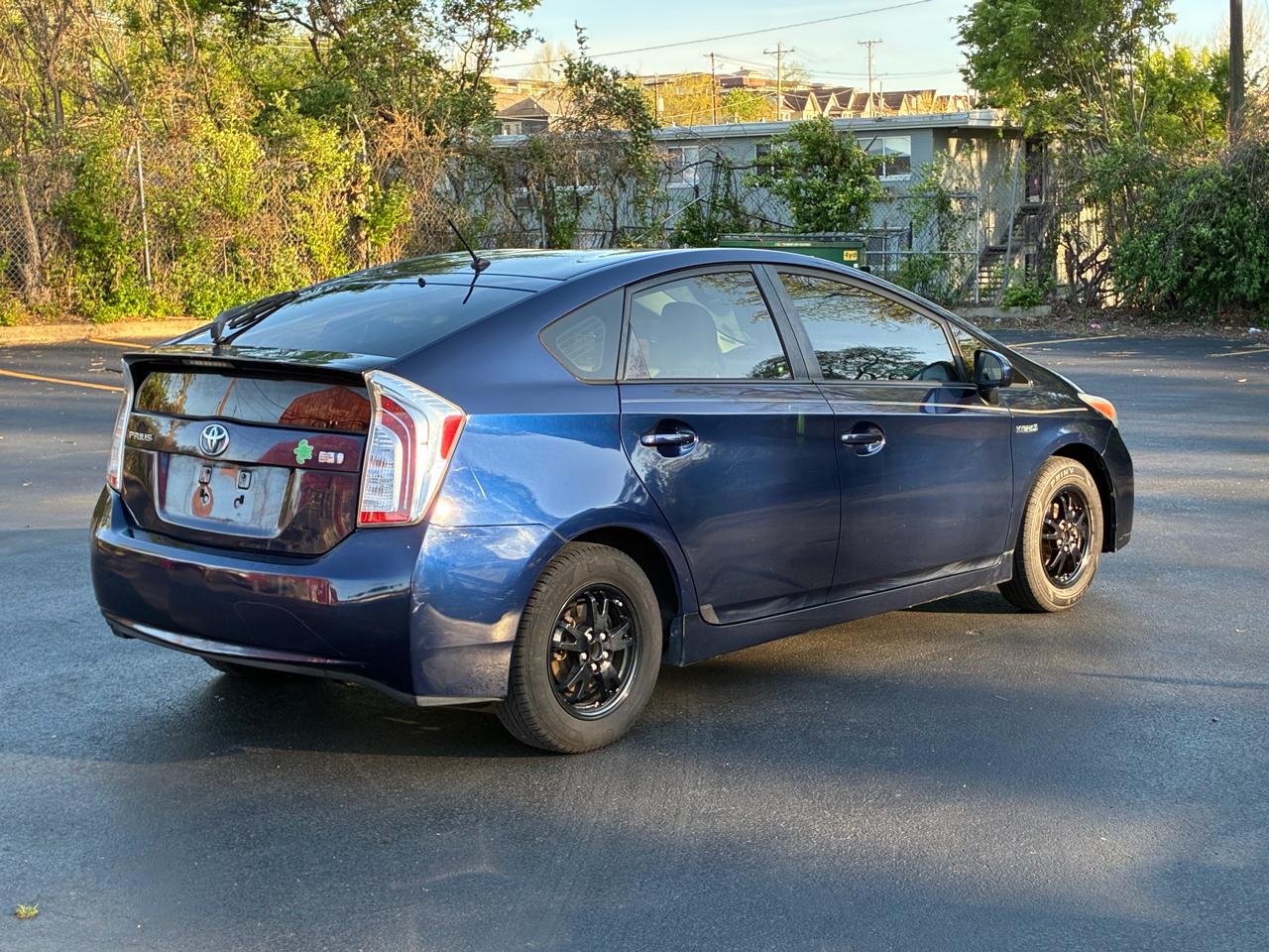 Toyota Prius Two 2014