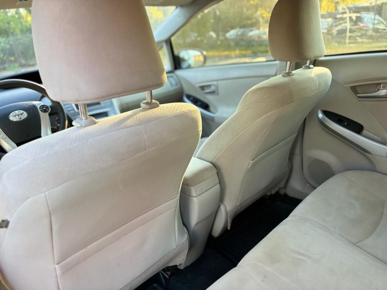 Toyota Prius Two 2014