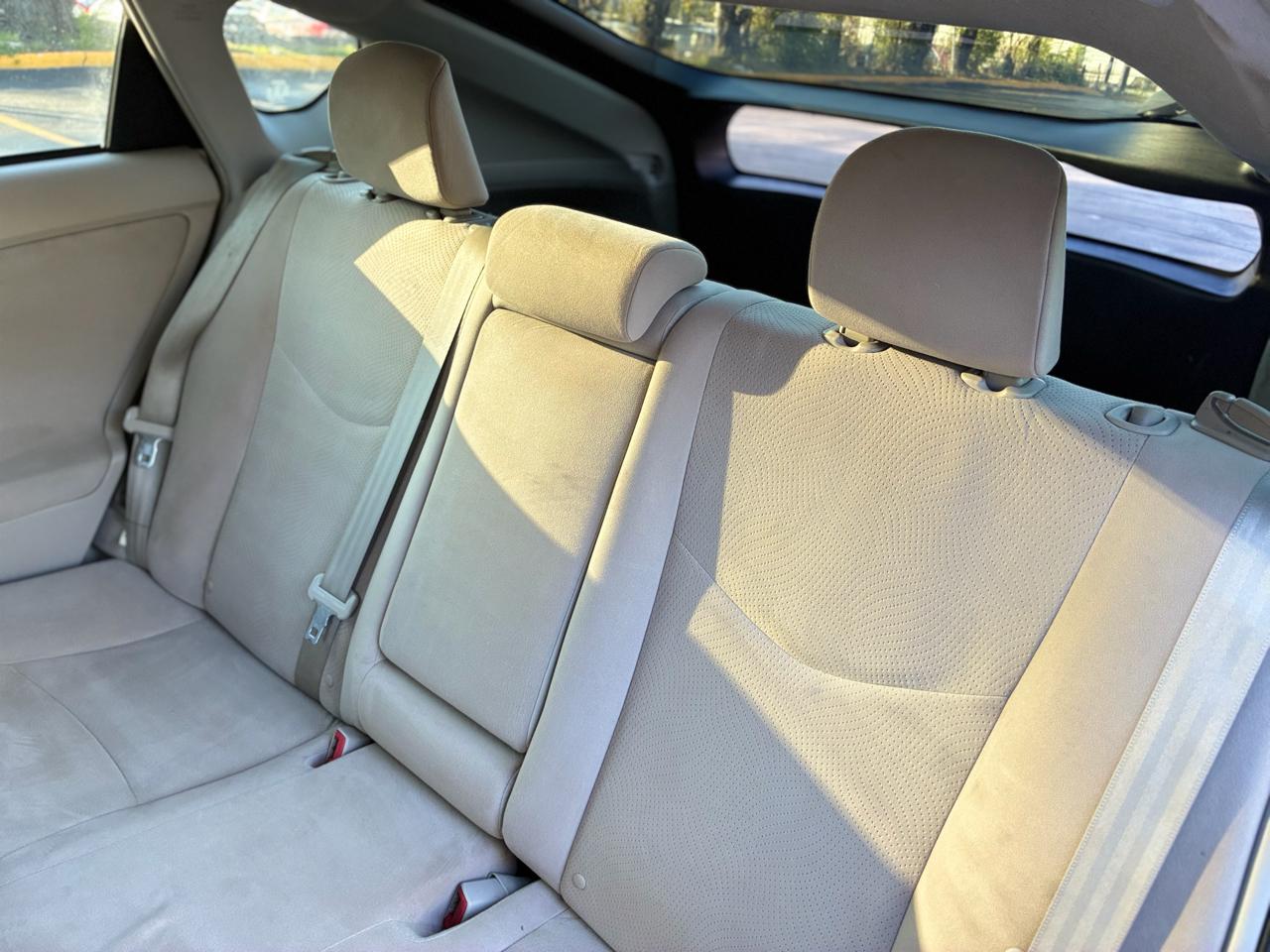 Toyota Prius Two 2014