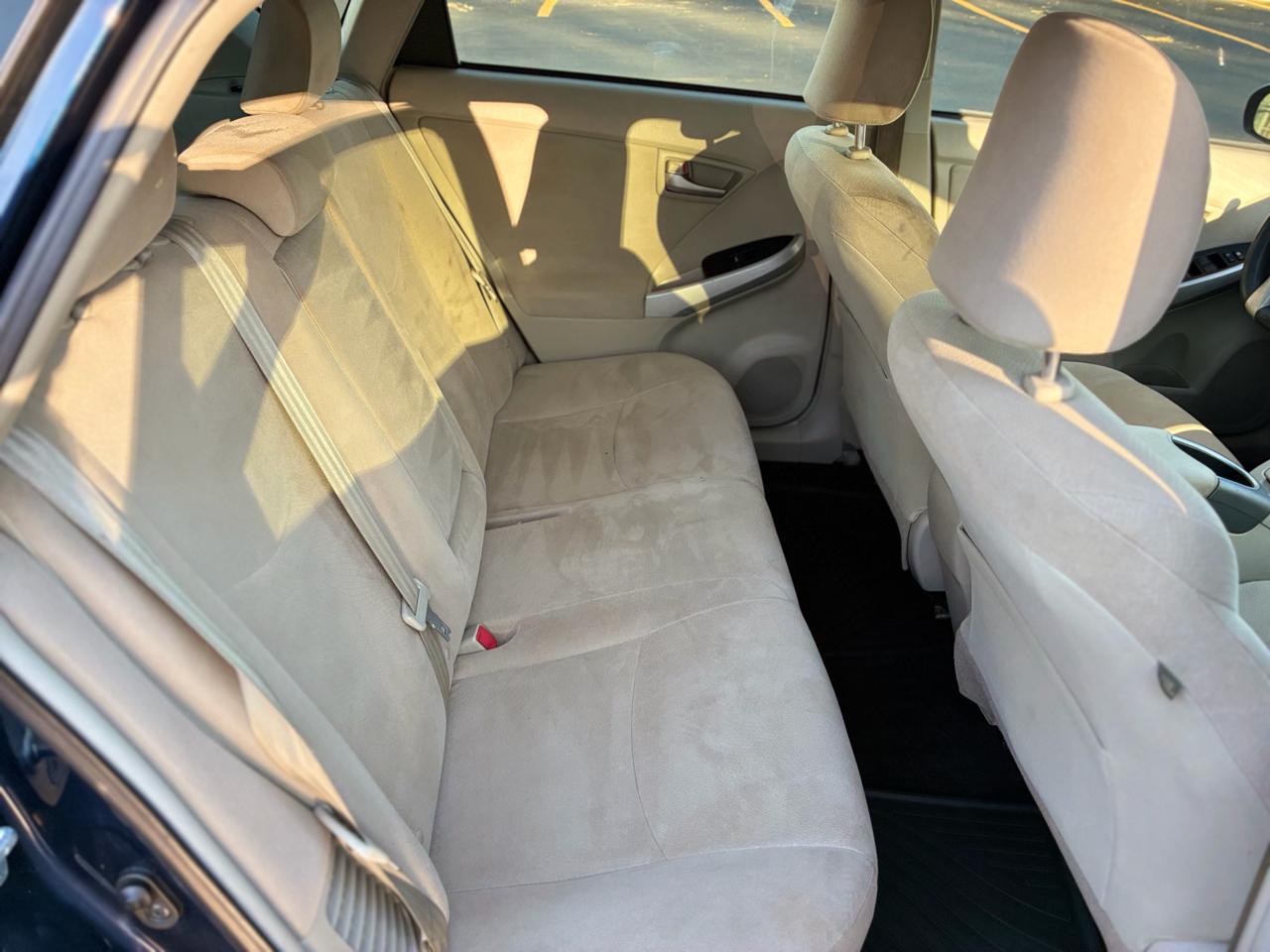 Toyota Prius Two 2014