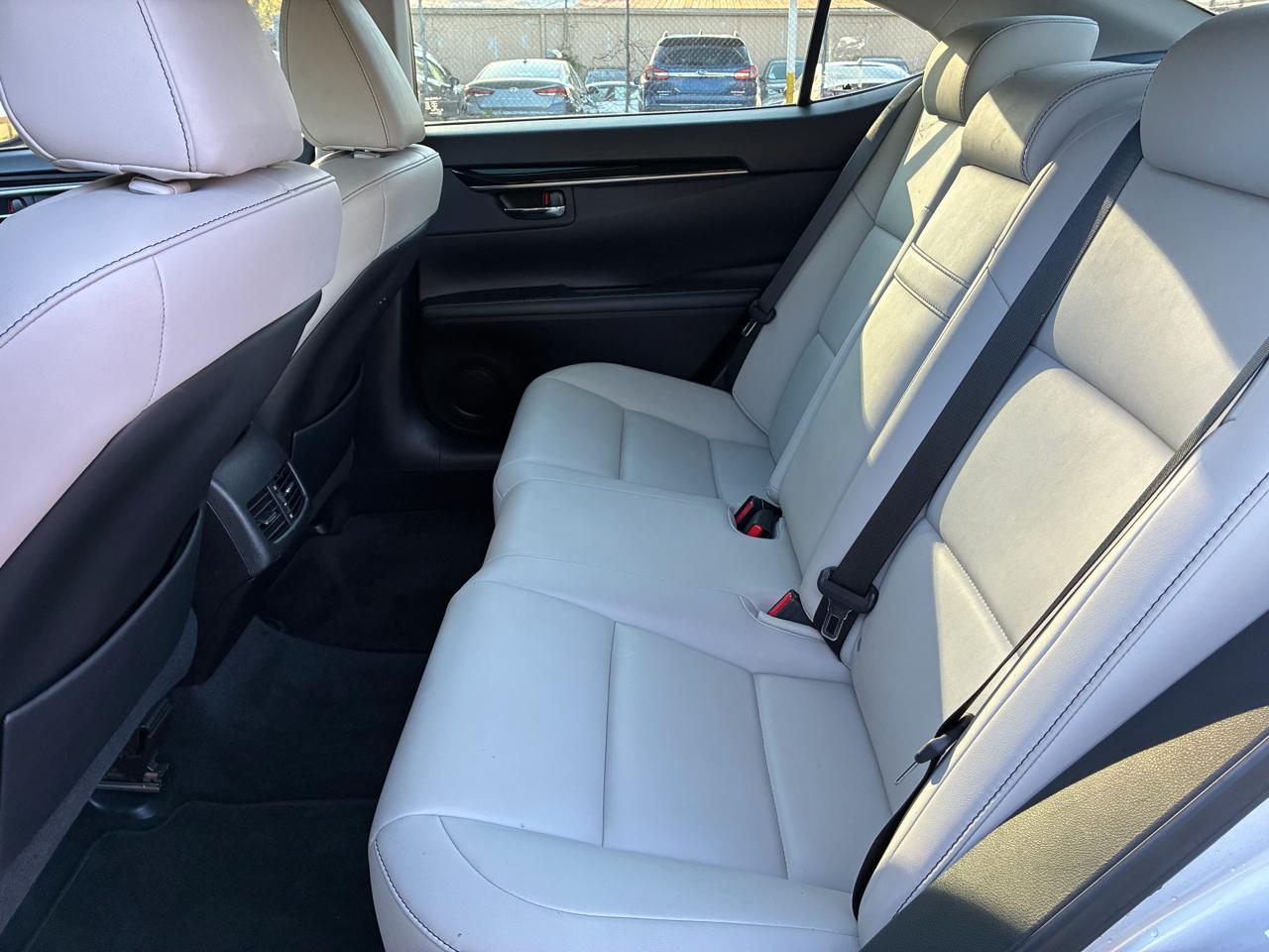 Lexus ES 350 Sedan 2014