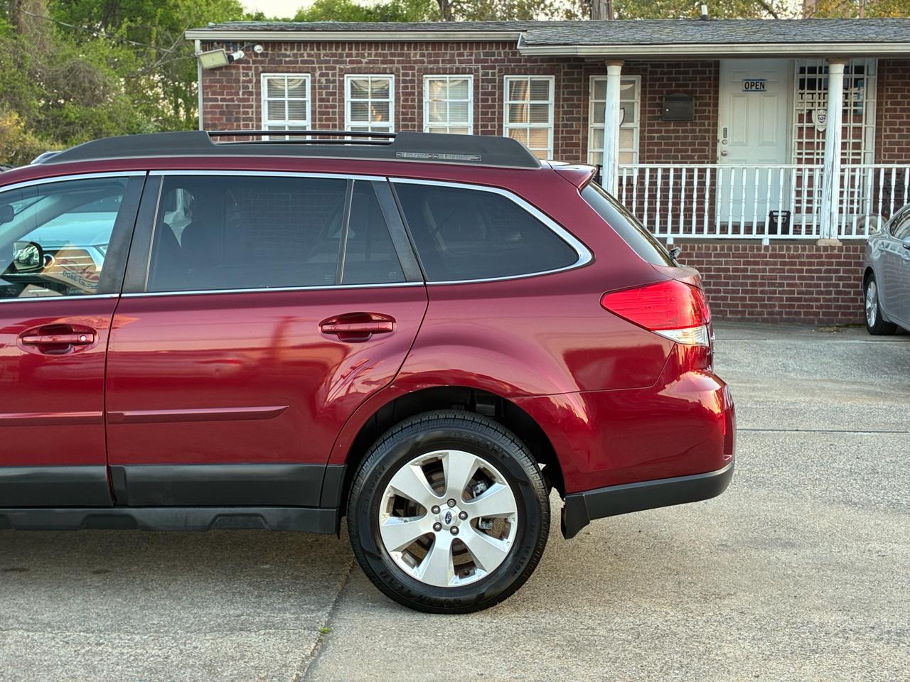 Subaru Outback 2.5i Limited 2012