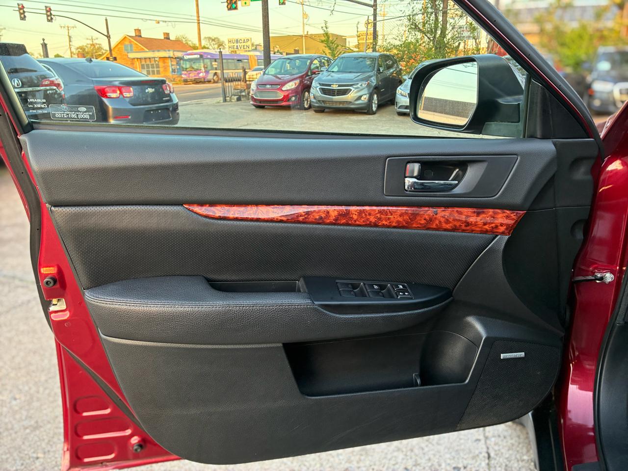 Subaru Outback 2.5i Limited 2012