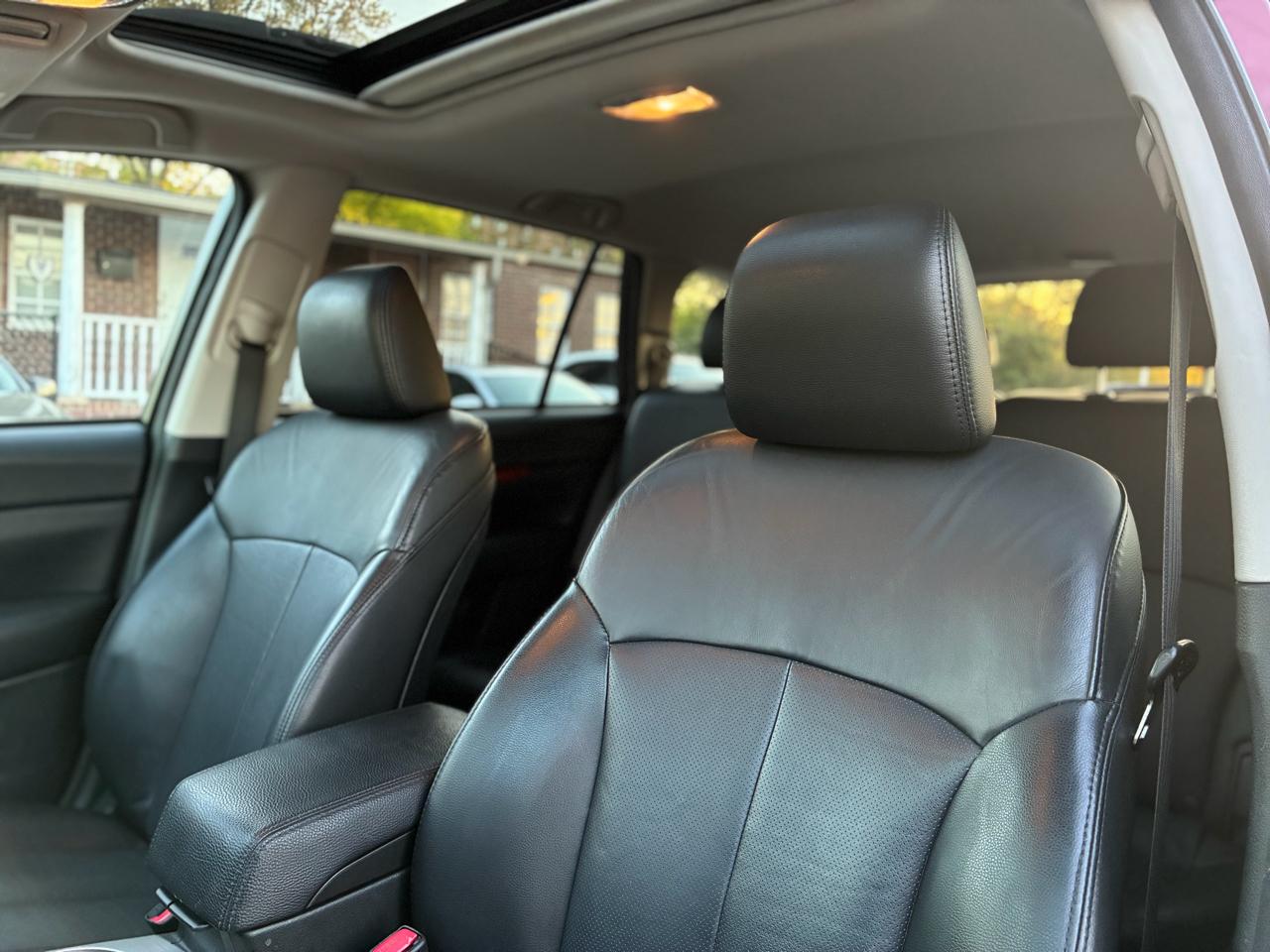 Subaru Outback 2.5i Limited 2012