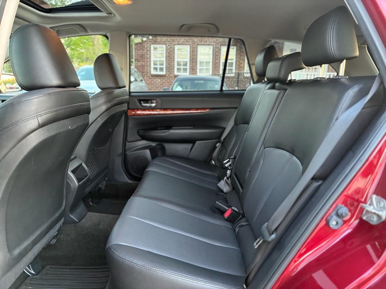 Subaru Outback 2.5i Limited 2012