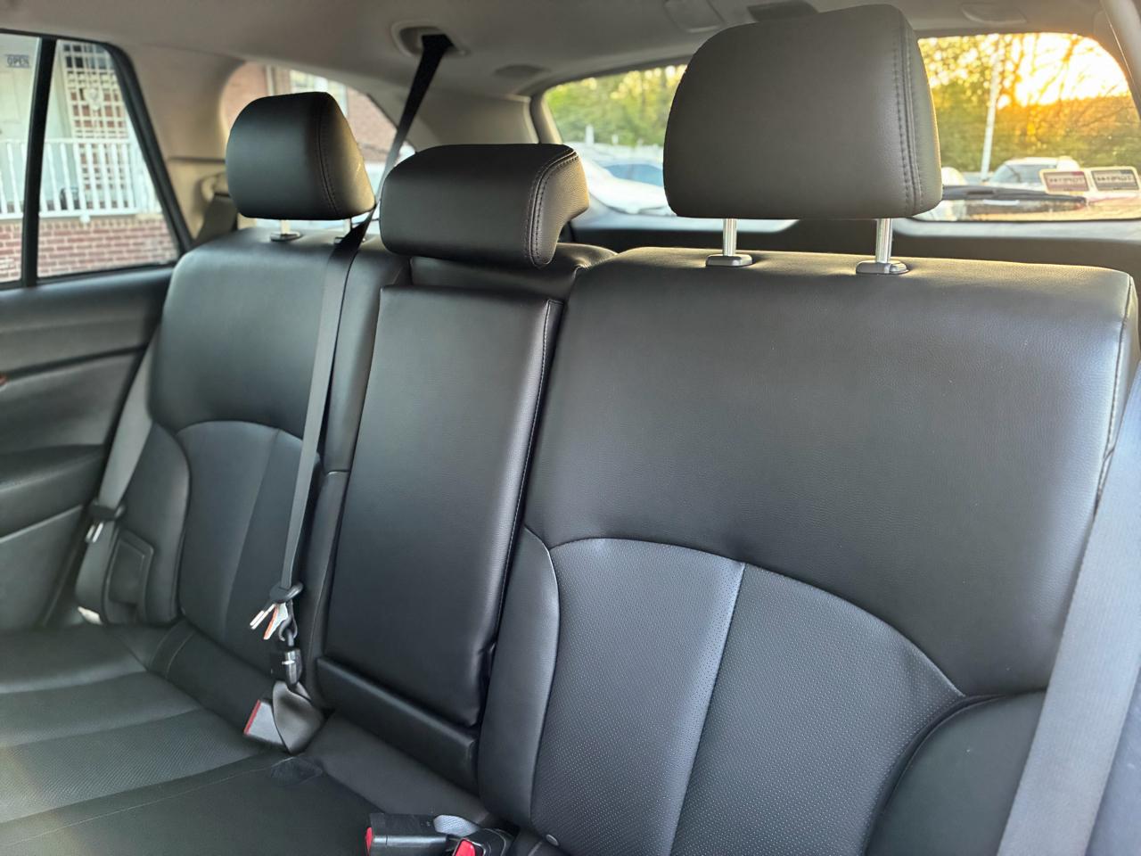 Subaru Outback 2.5i Limited 2012