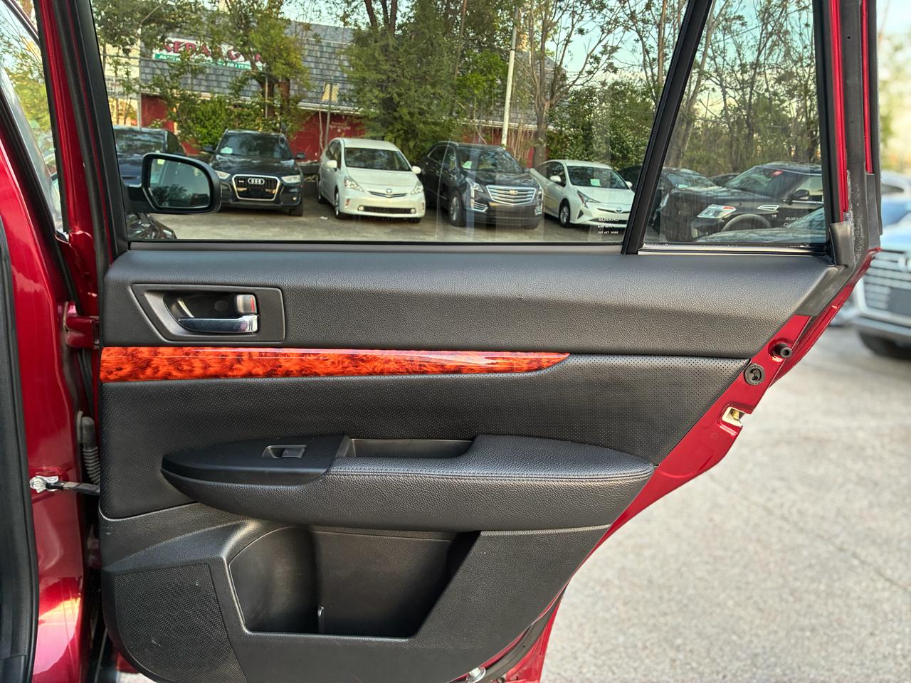 Subaru Outback 2.5i Limited 2012