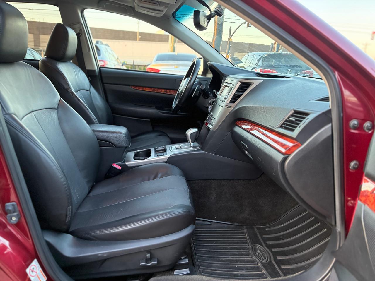 Subaru Outback 2.5i Limited 2012