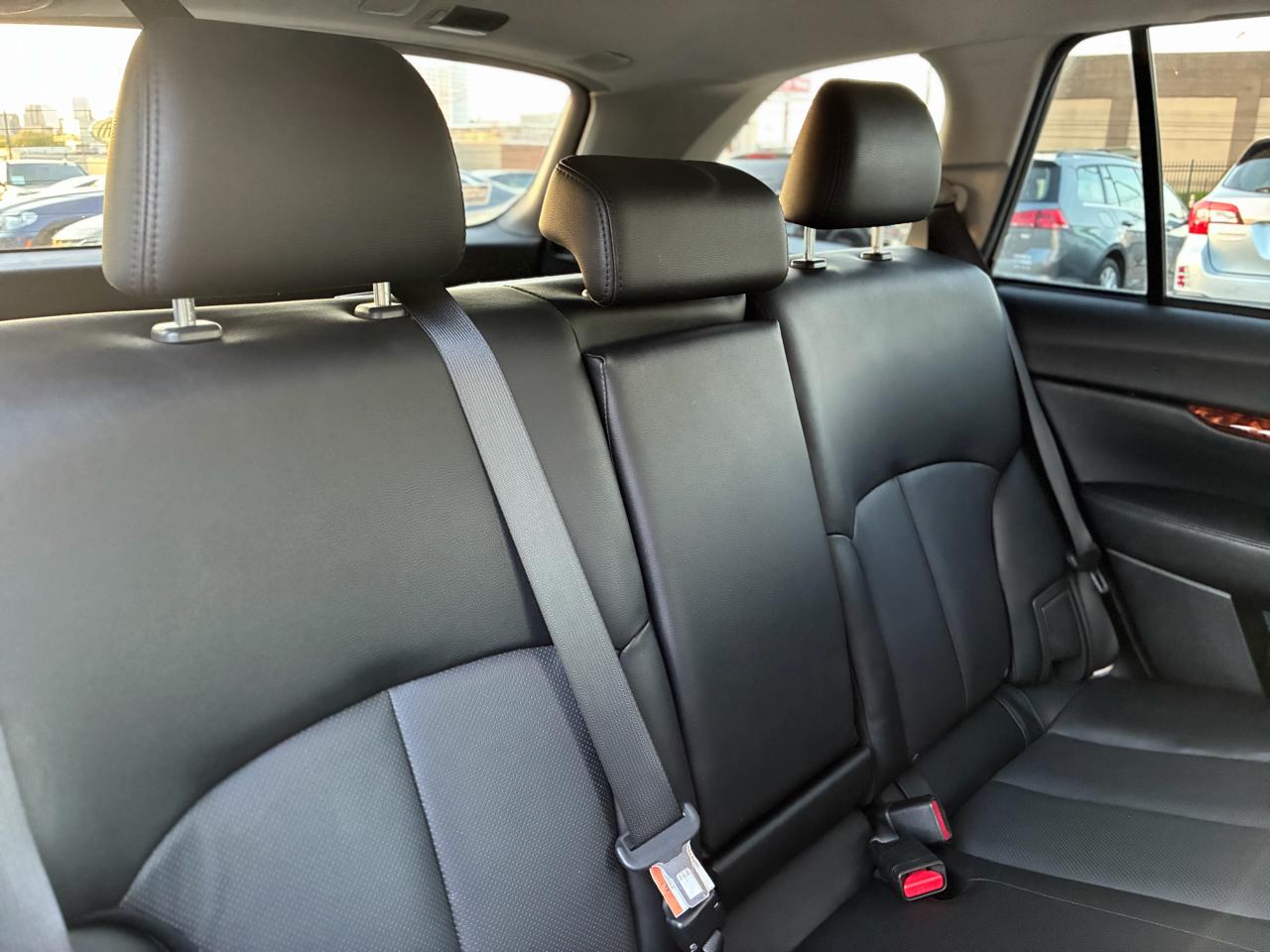 Subaru Outback 2.5i Limited 2012