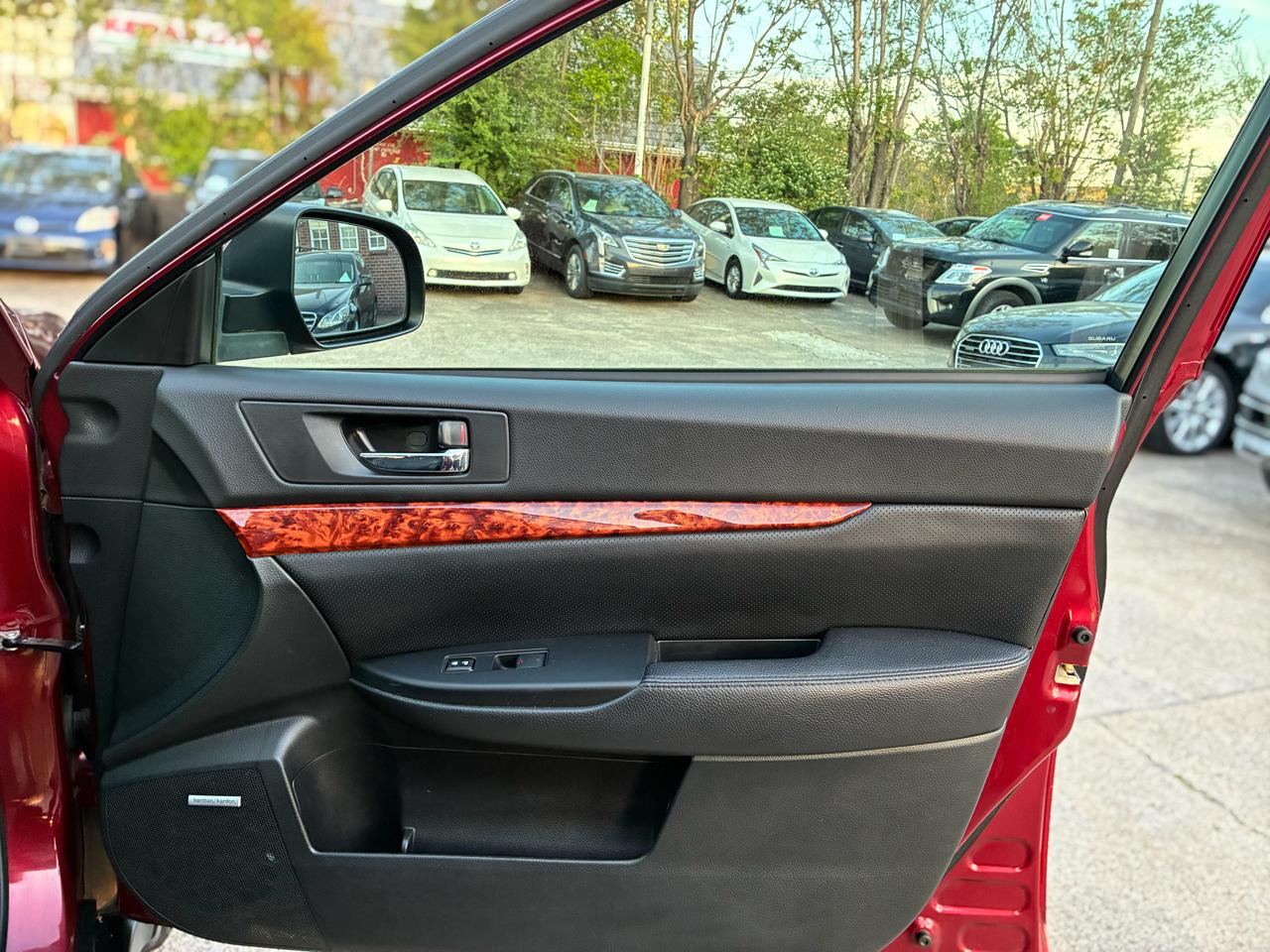 Subaru Outback 2.5i Limited 2012