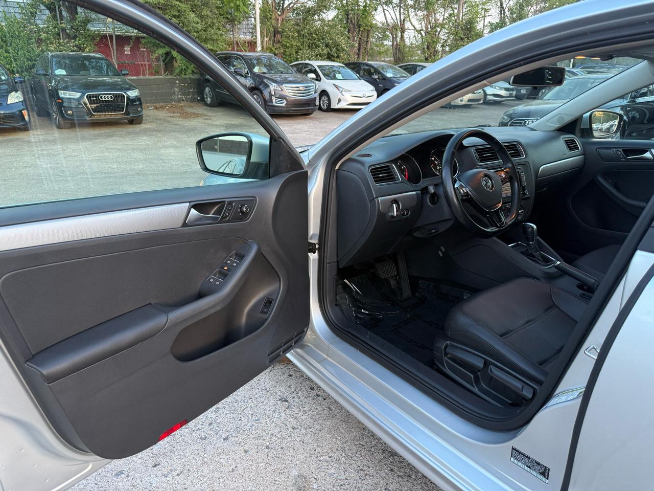 Volkswagen Jetta SE 6A 2015