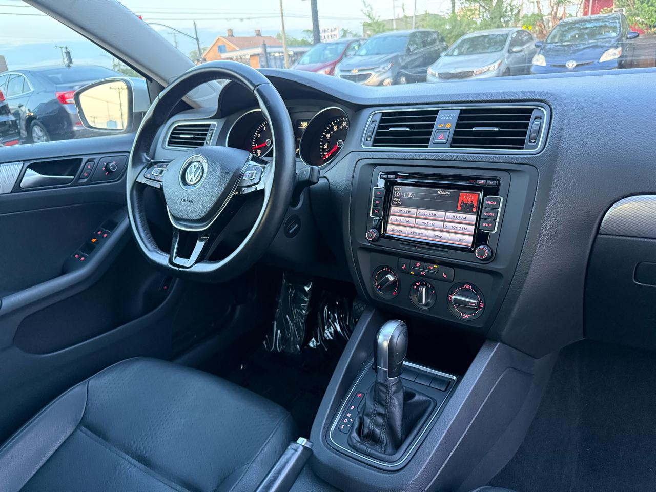 Volkswagen Jetta SE 6A 2015