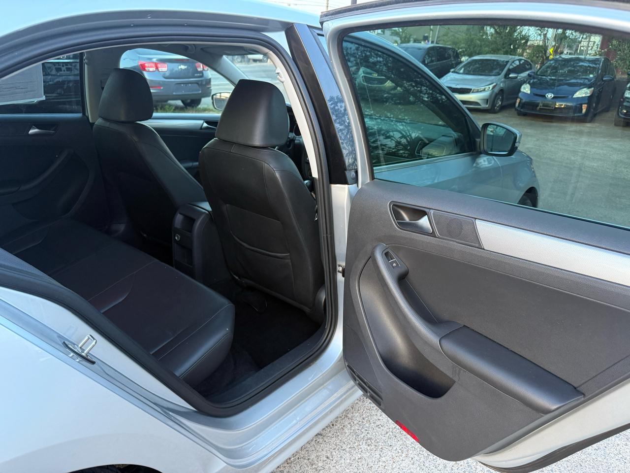 Volkswagen Jetta SE 6A 2015