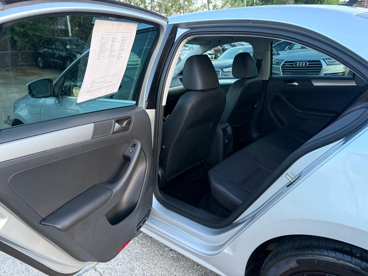 Volkswagen Jetta SE 6A 2015