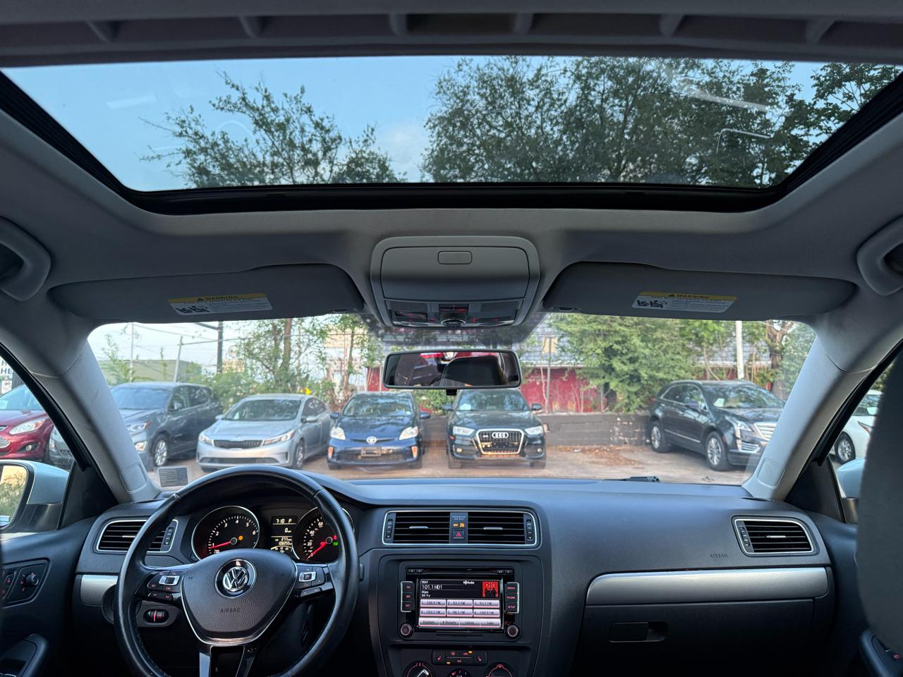 Volkswagen Jetta SE 6A 2015