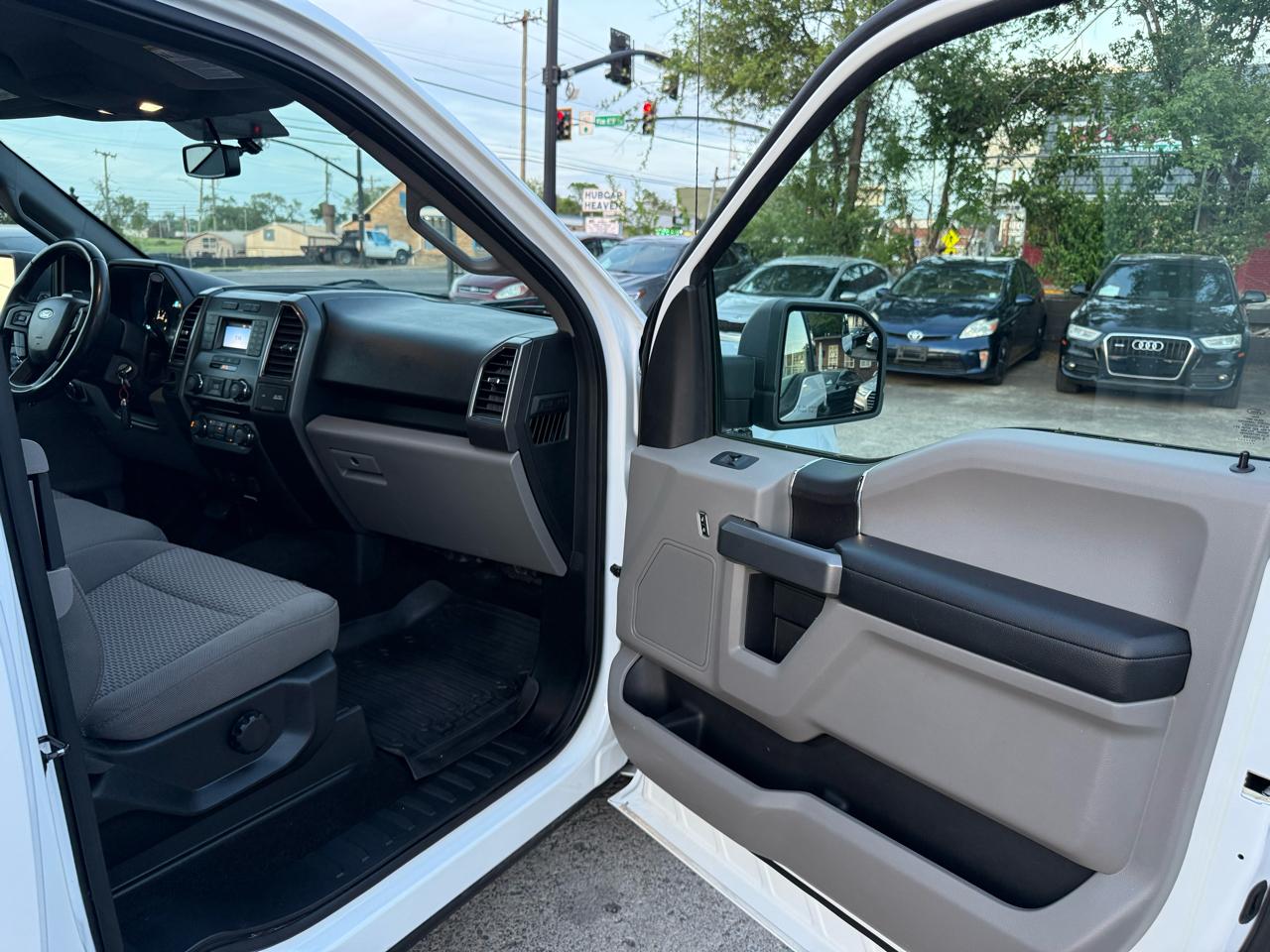 Ford F-150 2WD SuperCab 145" XL 2018