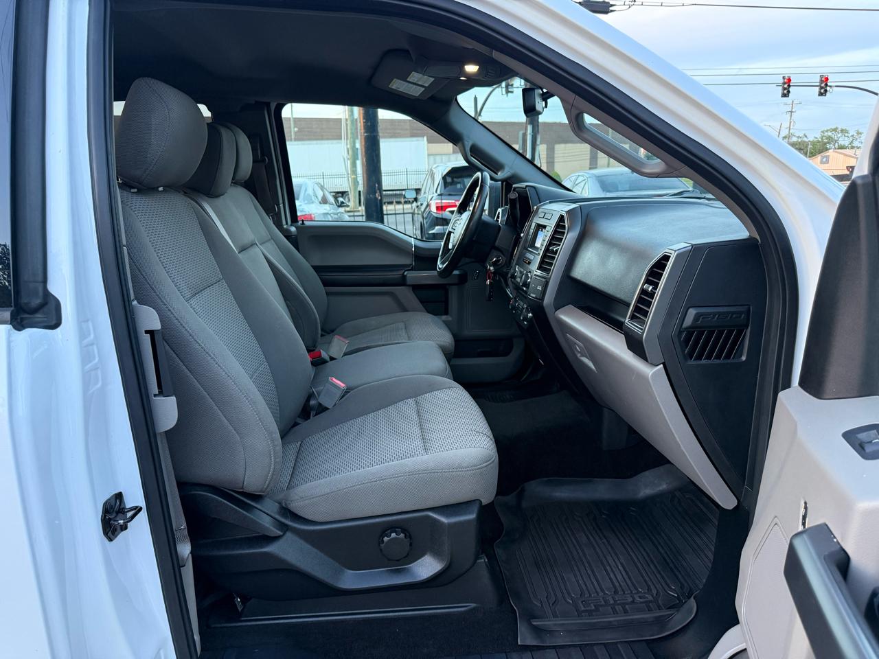 Ford F-150 2WD SuperCab 145" XL 2018