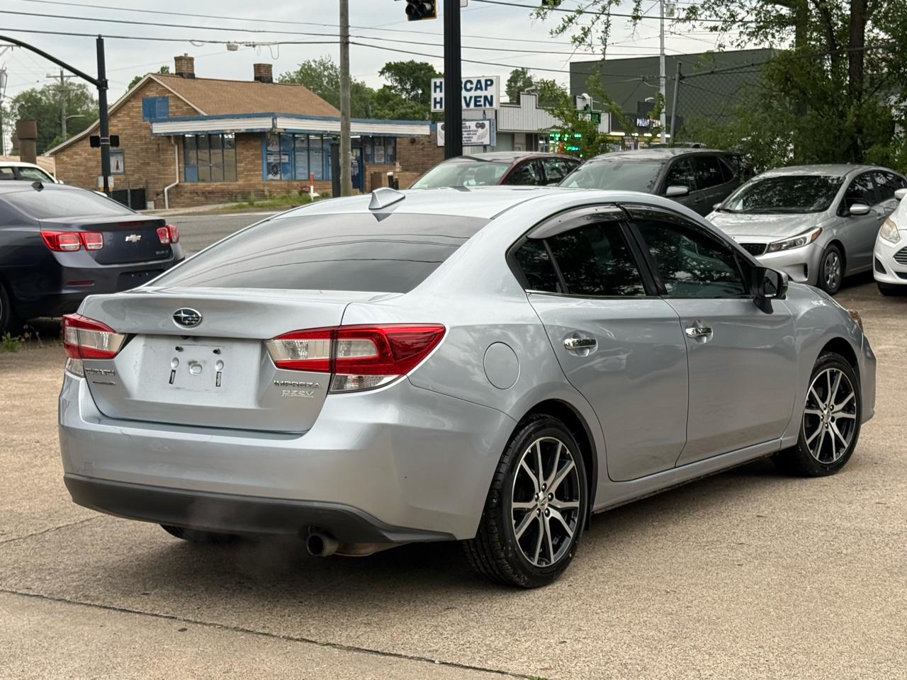 Subaru Impreza 2.0i Limited CVT 4-Door 2017