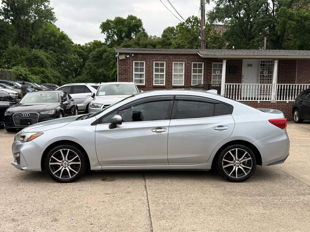 Subaru Impreza 2.0i Limited CVT 4-Door 2017