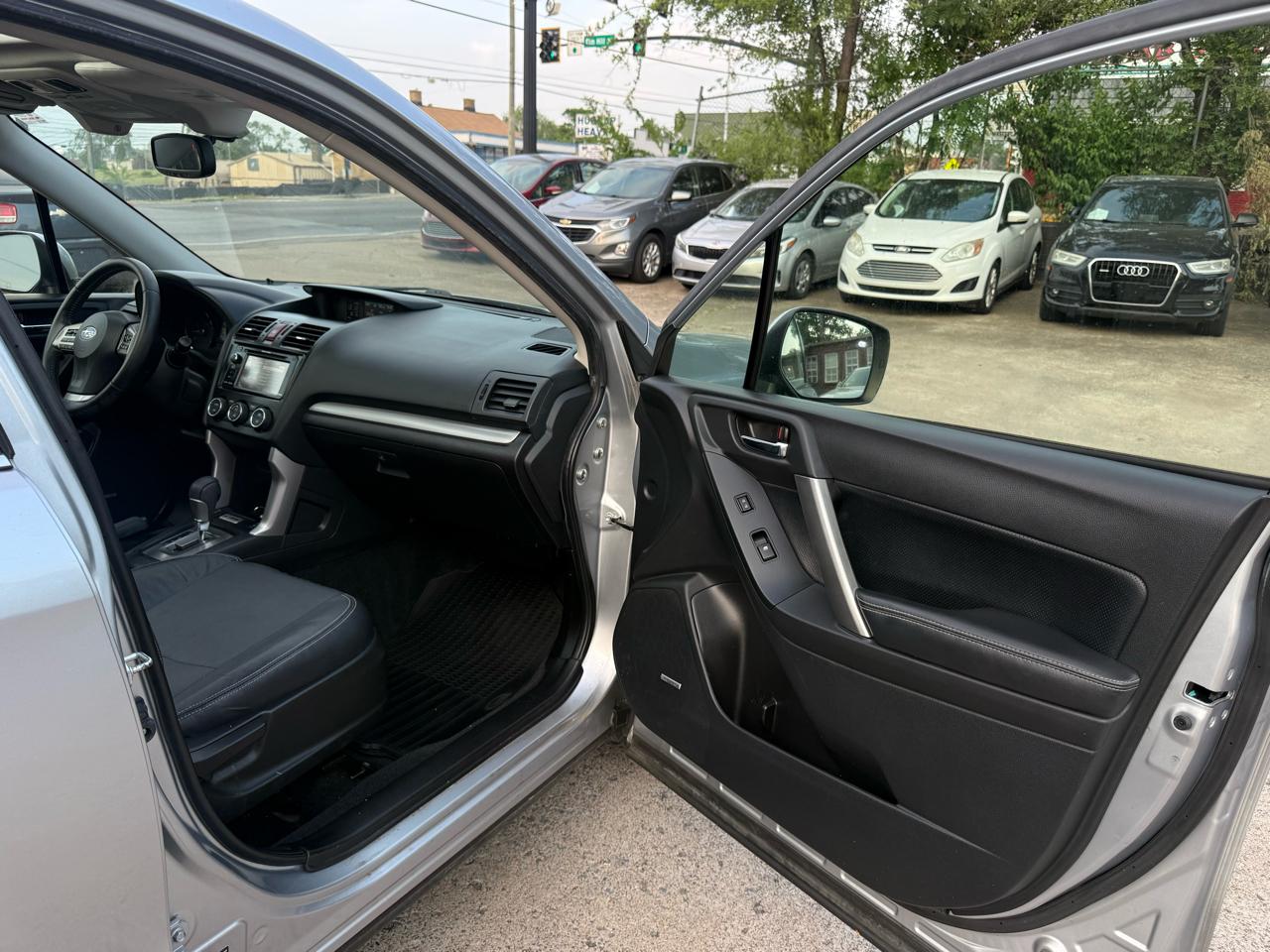 Subaru Forester 2.5i Touring 2014