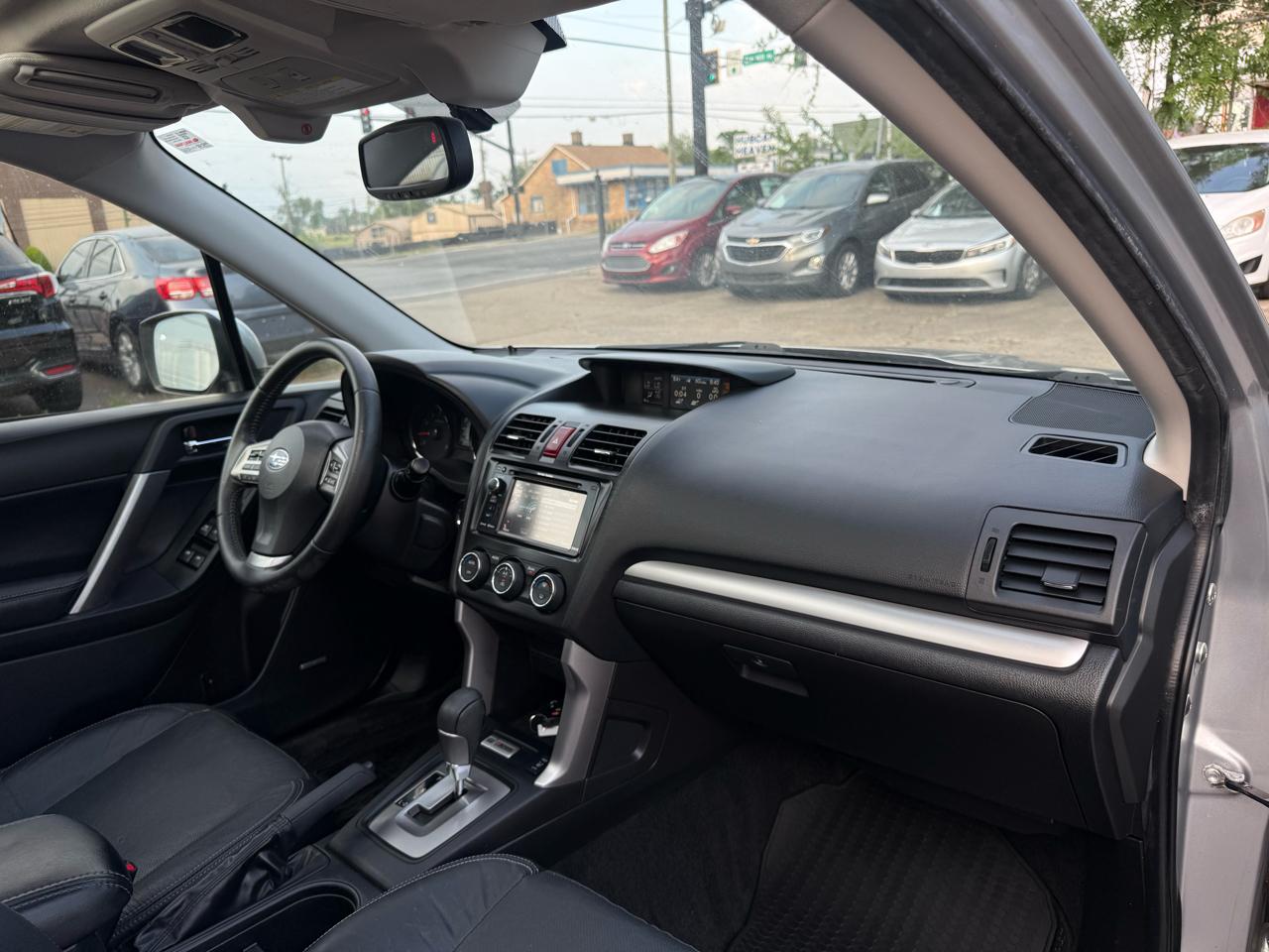 Subaru Forester 2.5i Touring 2014