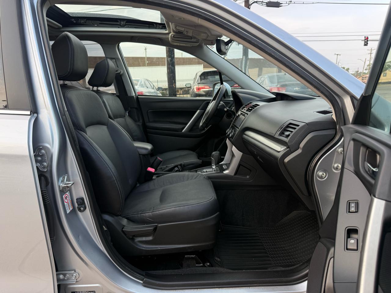 Subaru Forester 2.5i Touring 2014