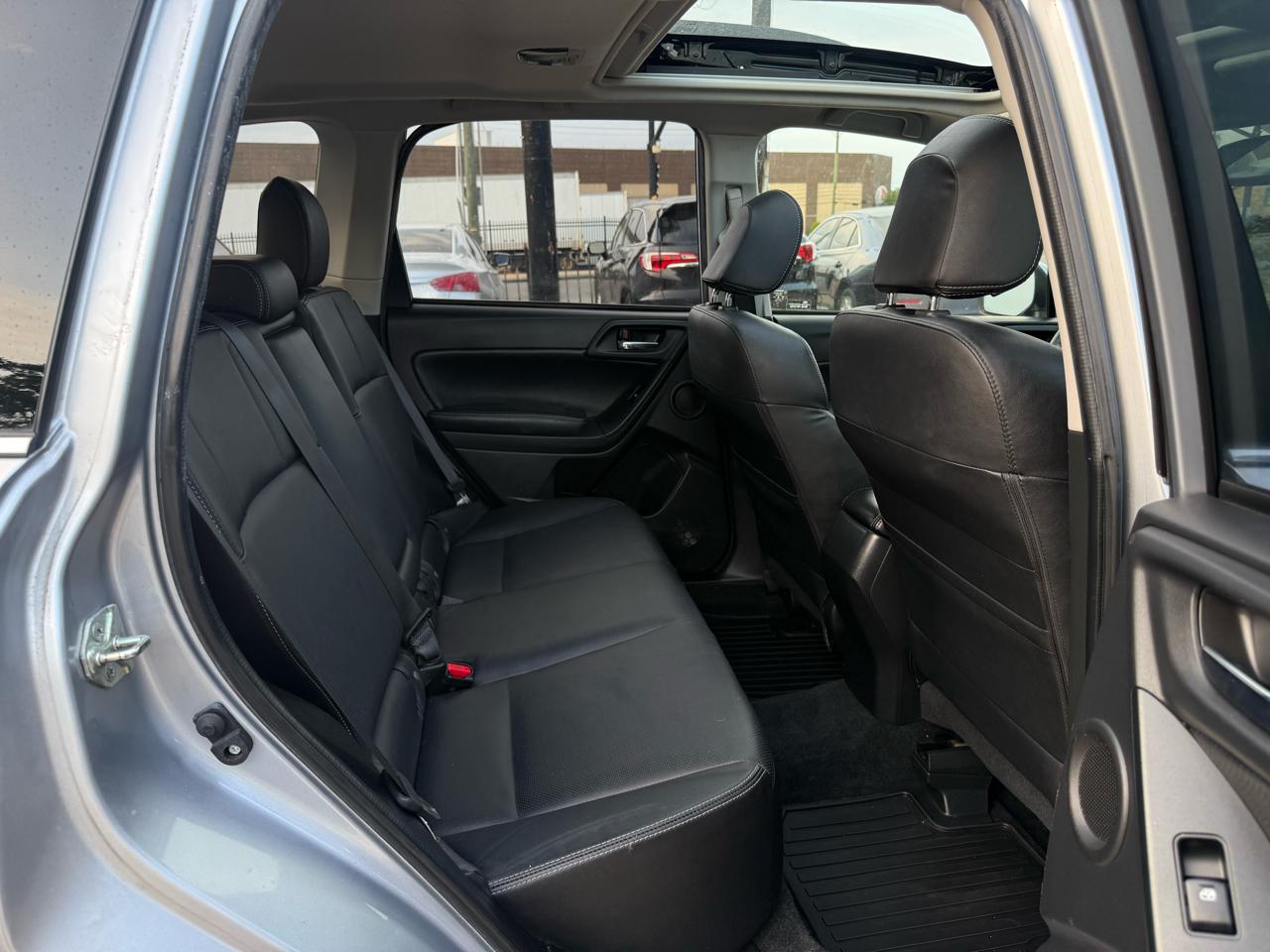 Subaru Forester 2.5i Touring 2014