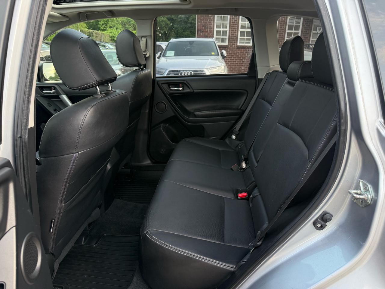 Subaru Forester 2.5i Touring 2014