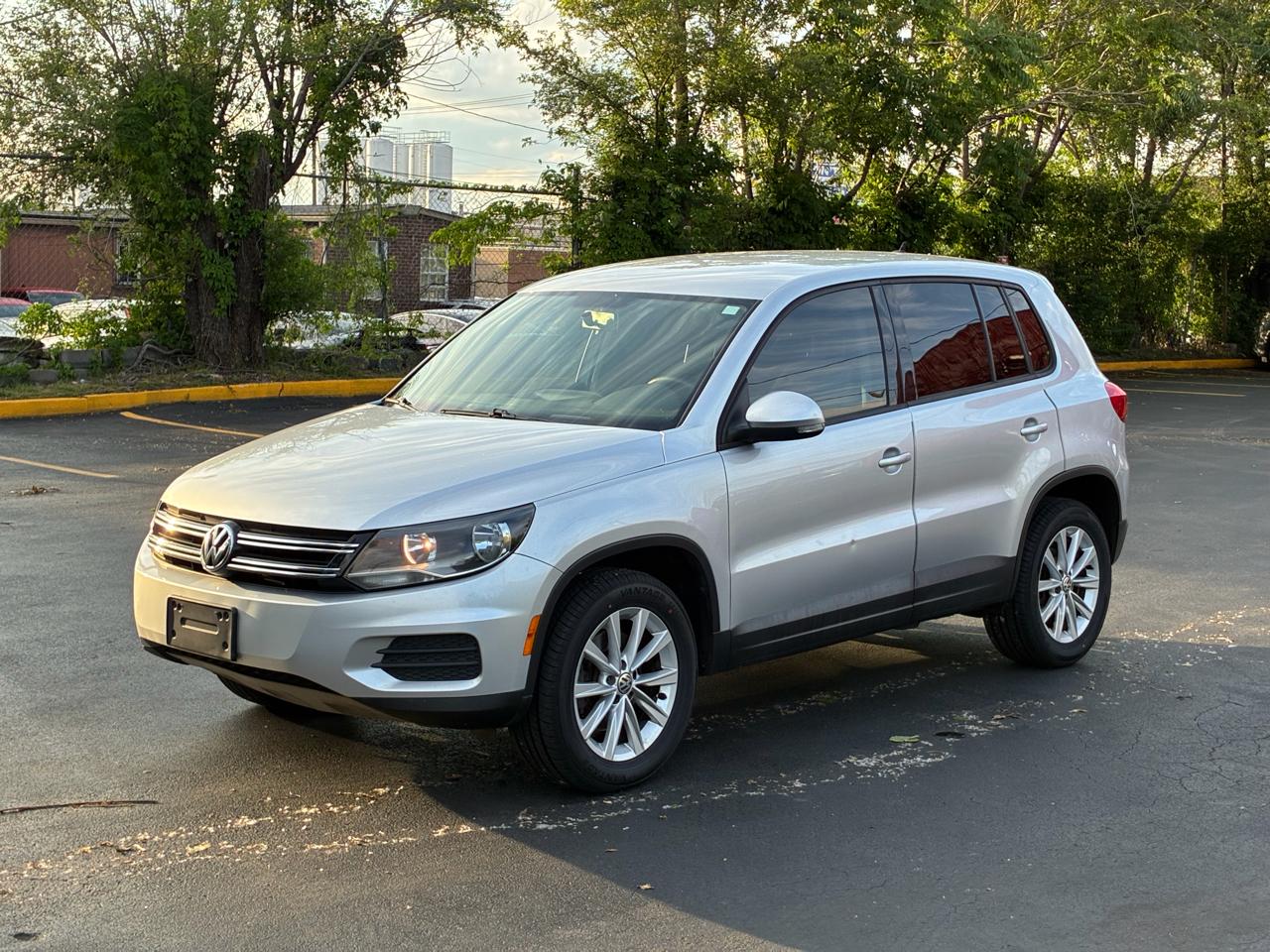 Volkswagen Tiguan S 2017