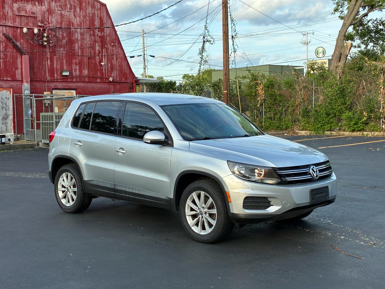 Volkswagen Tiguan S 2017