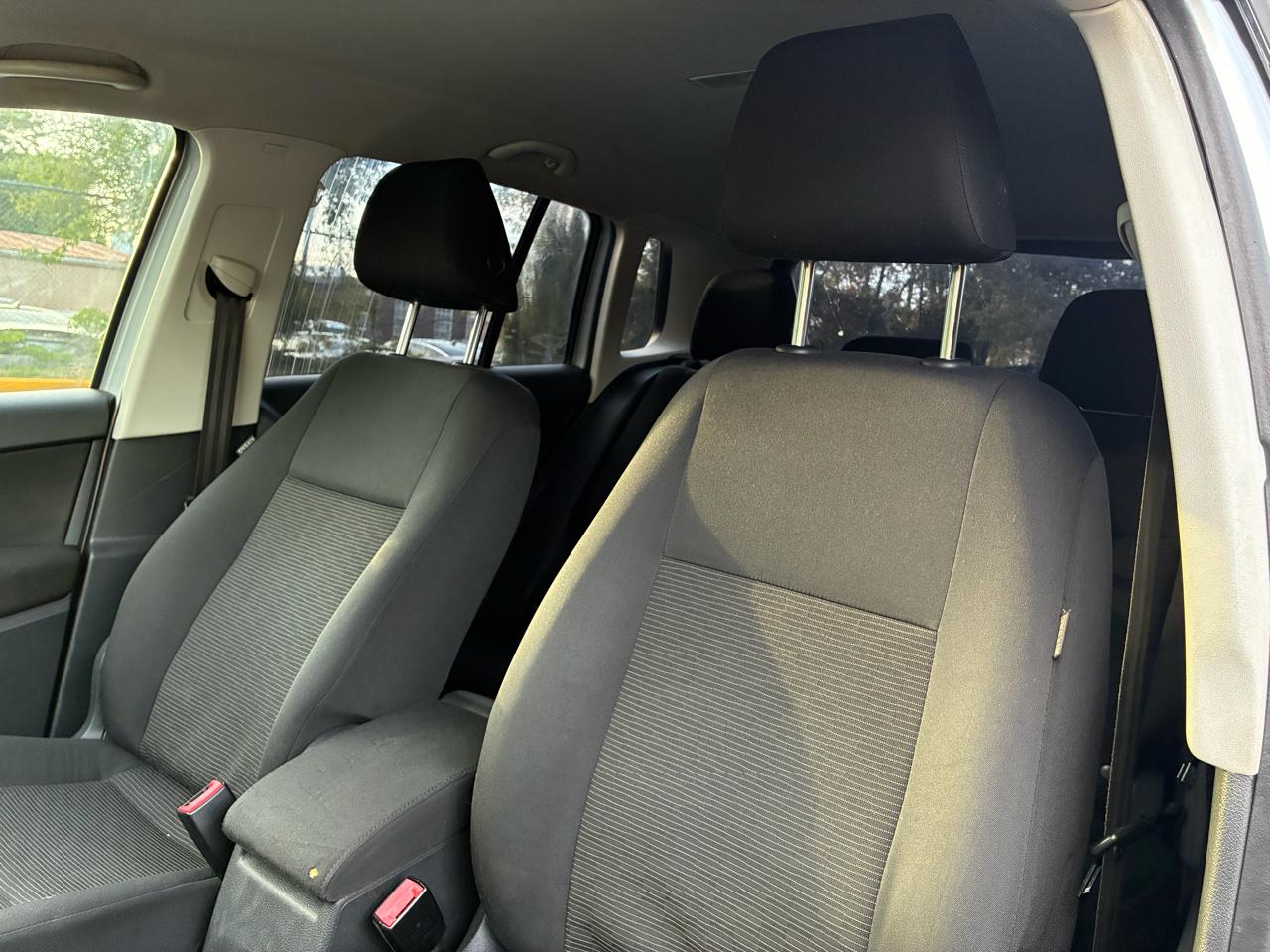 Volkswagen Tiguan S 2017
