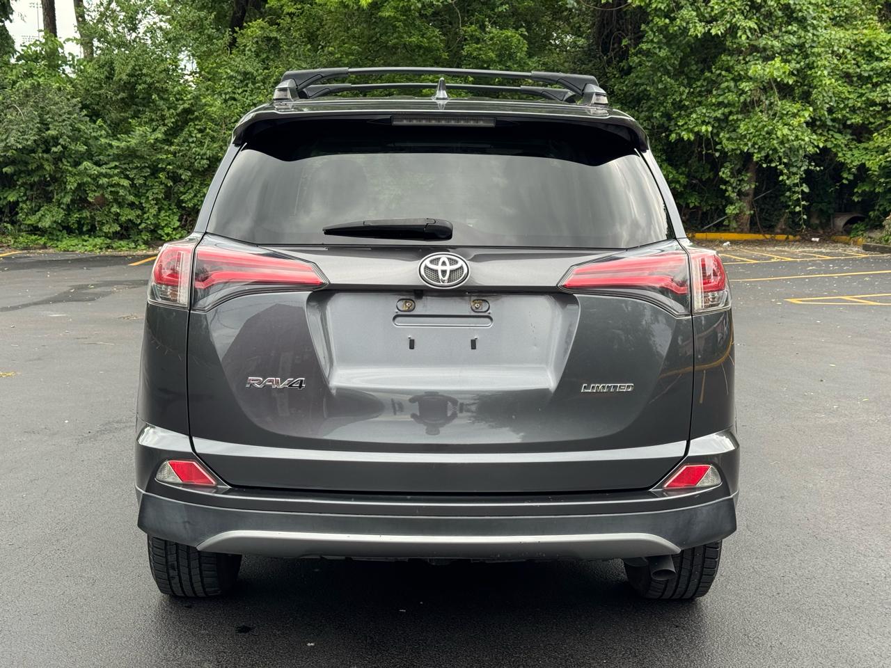 Toyota RAV4 Limited FWD 2018