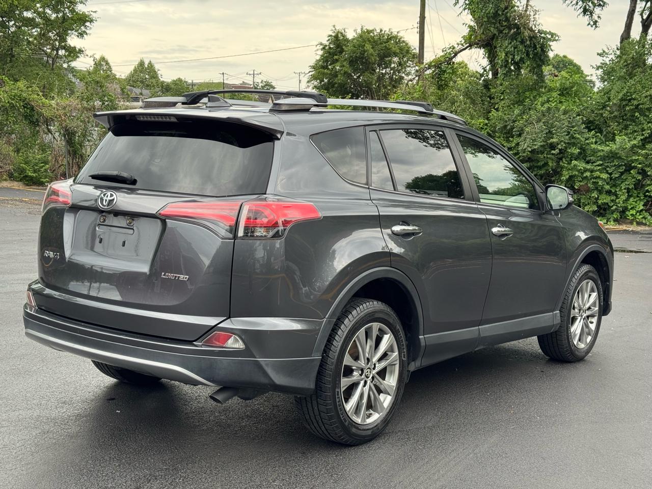 Toyota RAV4 Limited FWD 2018