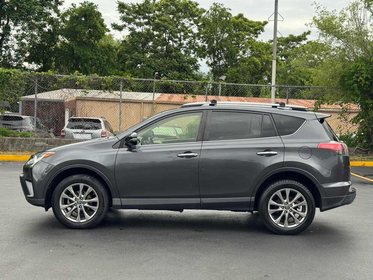 Toyota RAV4 Limited FWD 2018