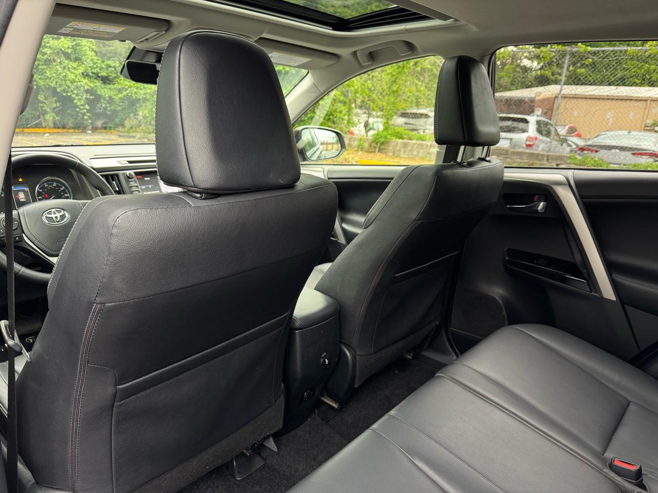 Toyota RAV4 Limited FWD 2018