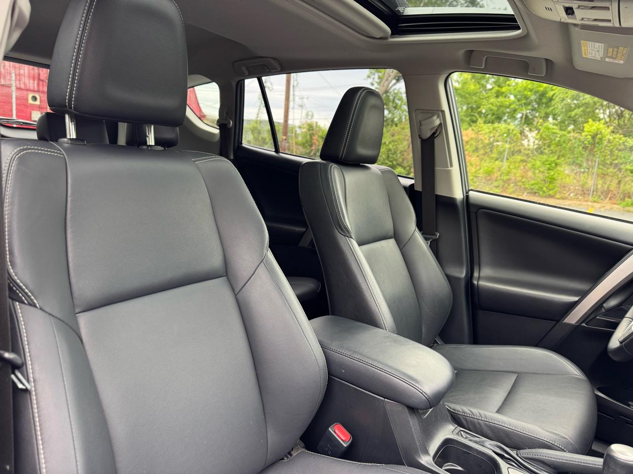 Toyota RAV4 Limited FWD 2018