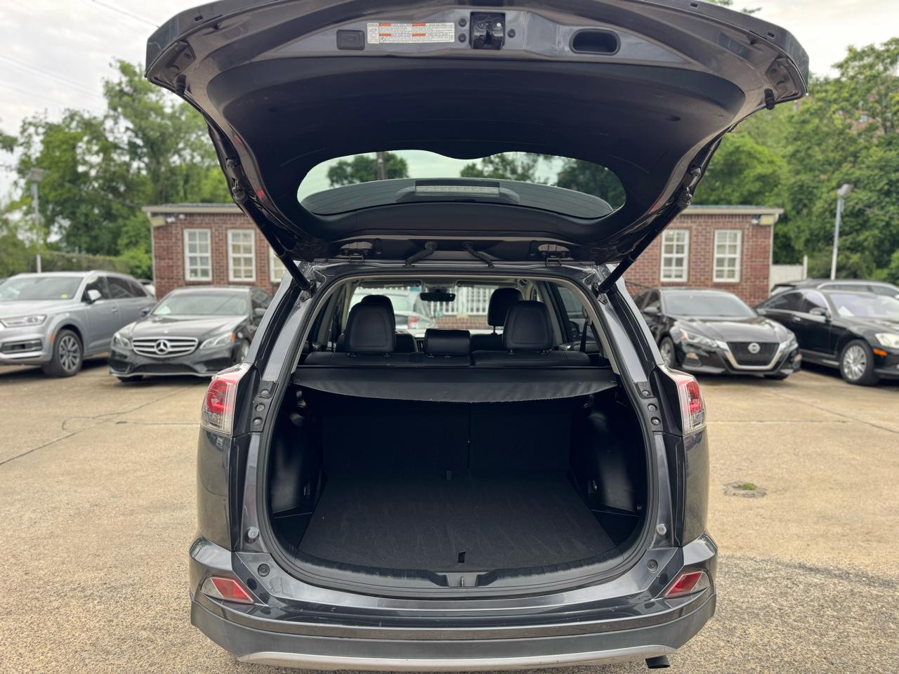 Toyota RAV4 Limited FWD 2018