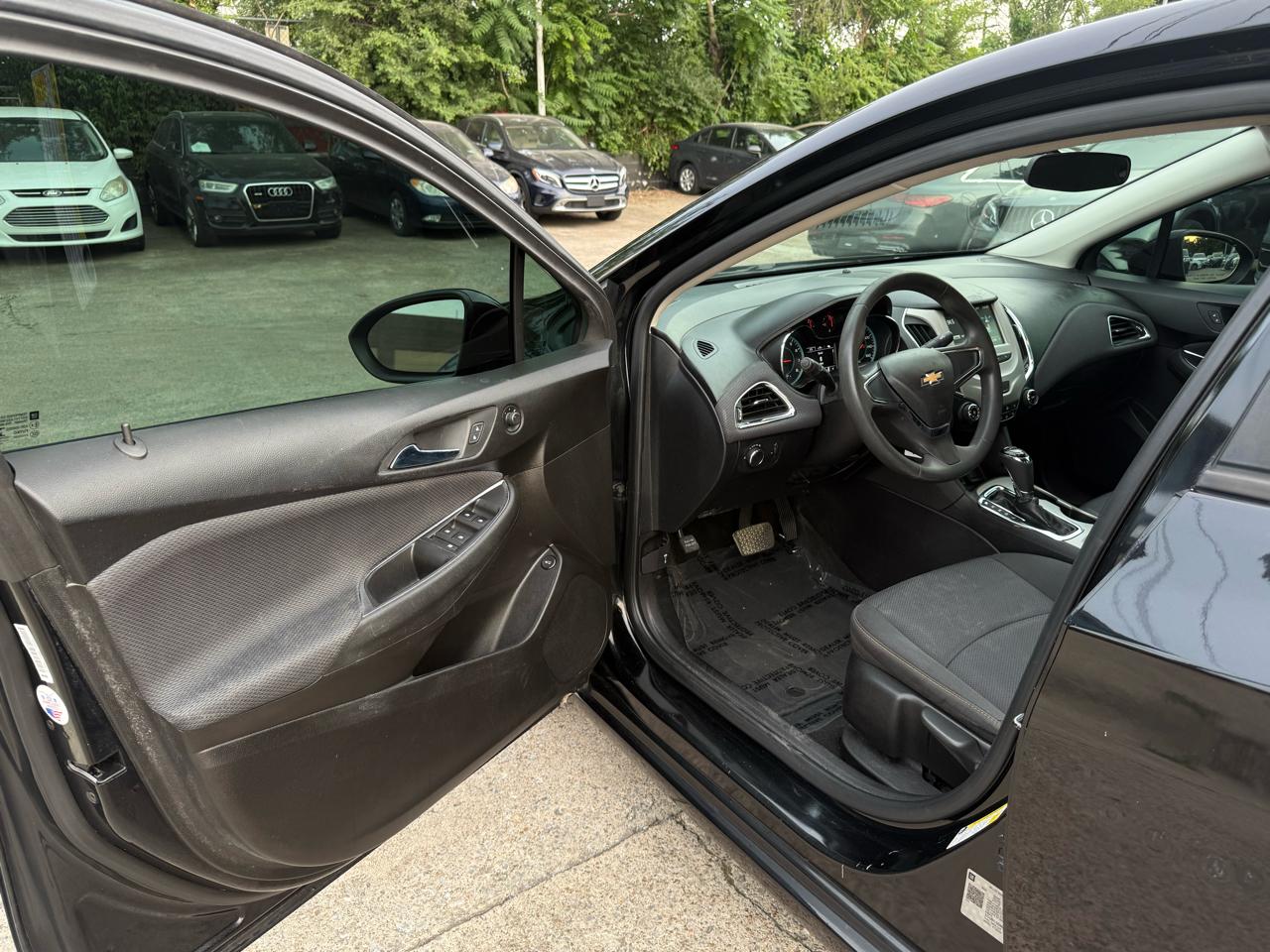 Chevrolet Cruze LS Auto 2018