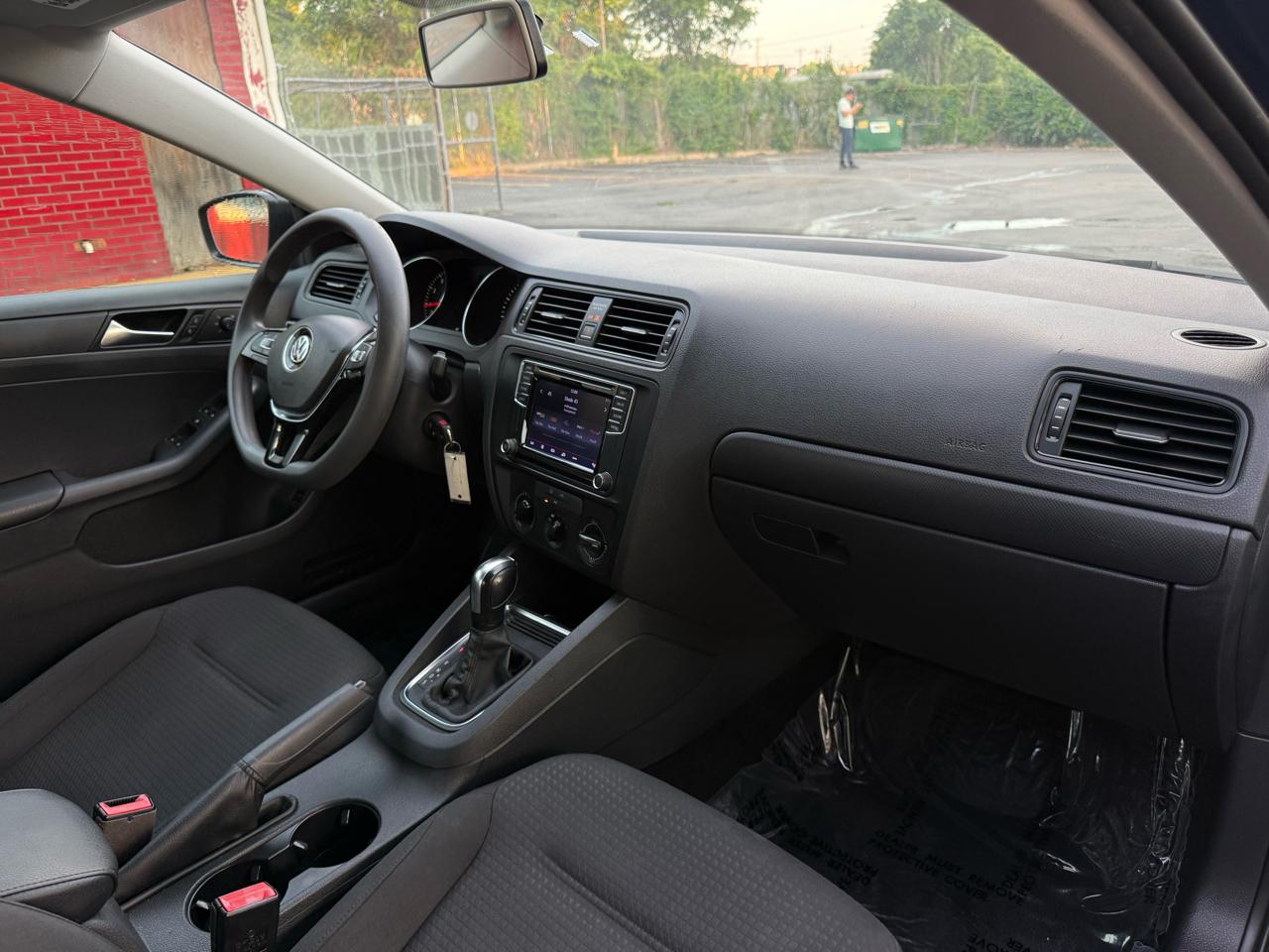 Volkswagen Jetta 1.4T S w/Technology 6A 2016