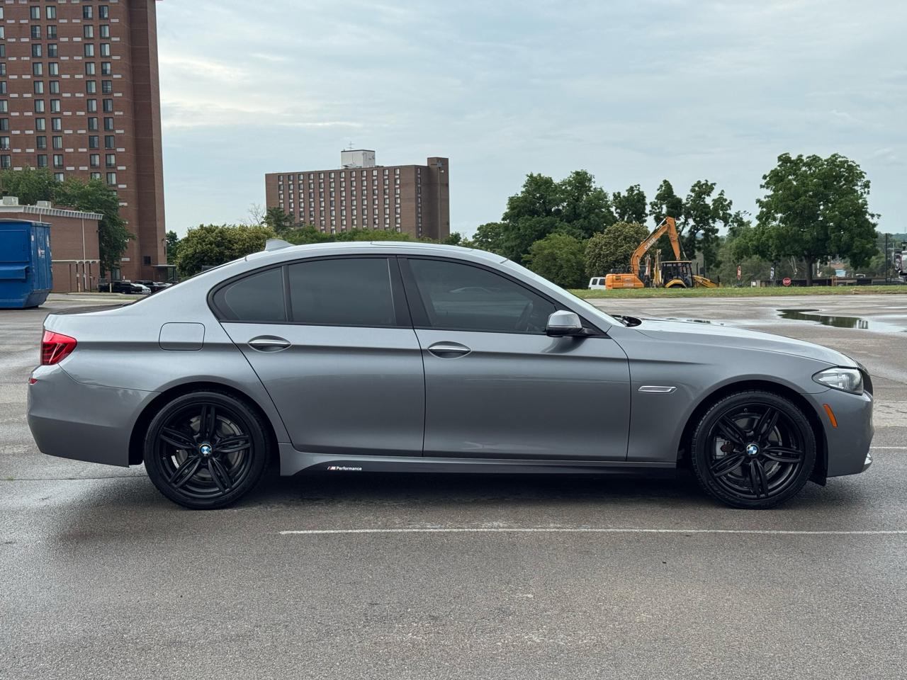 BMW 5-Series 528i 2014