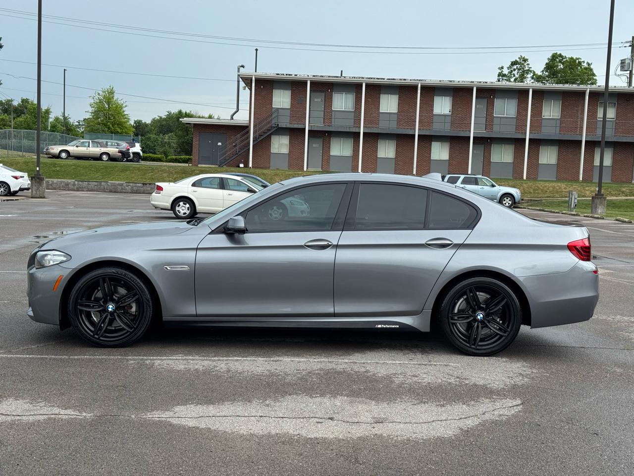 BMW 5-Series 528i 2014