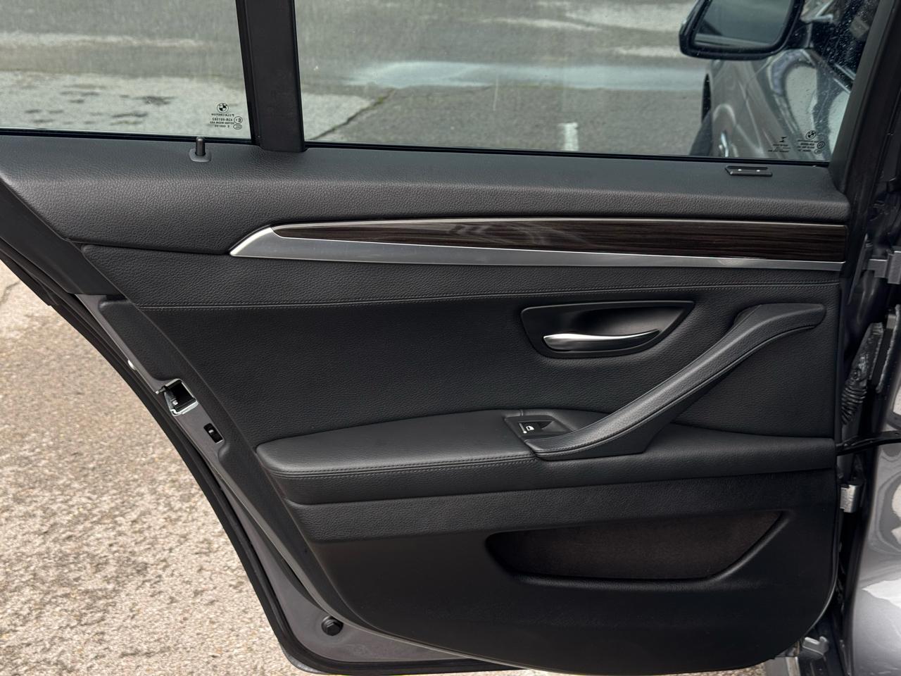 BMW 5-Series 528i 2014