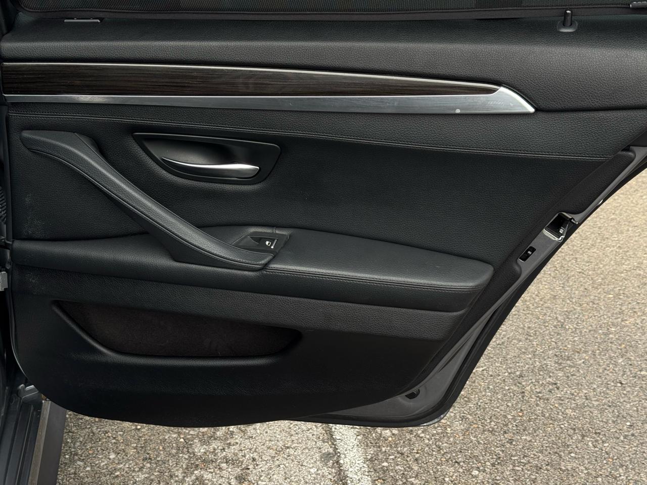 BMW 5-Series 528i 2014