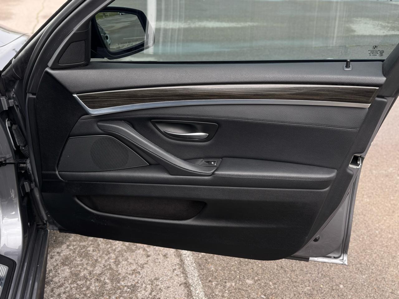 BMW 5-Series 528i 2014