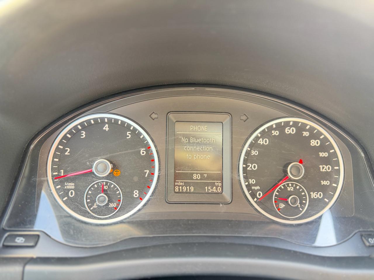 Volkswagen Tiguan 2.0T SE FWD 2012
